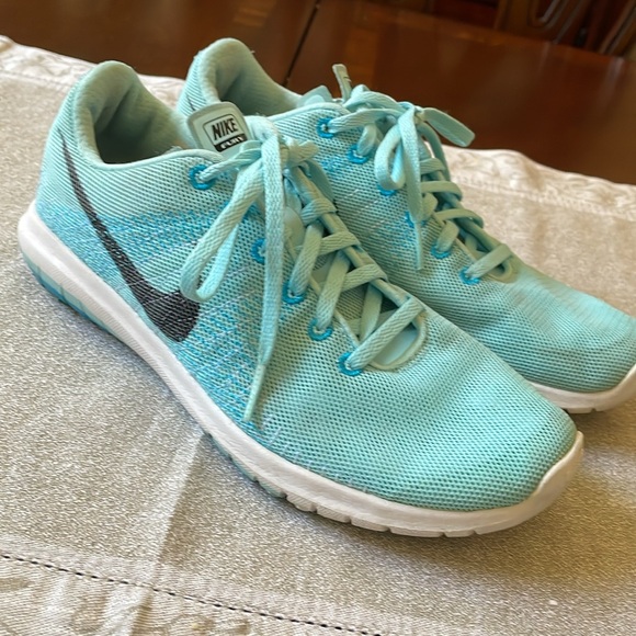 Women’s NIKE fury size 8 running shoe sneakers aqua blue light flex - Picture 2 of 13